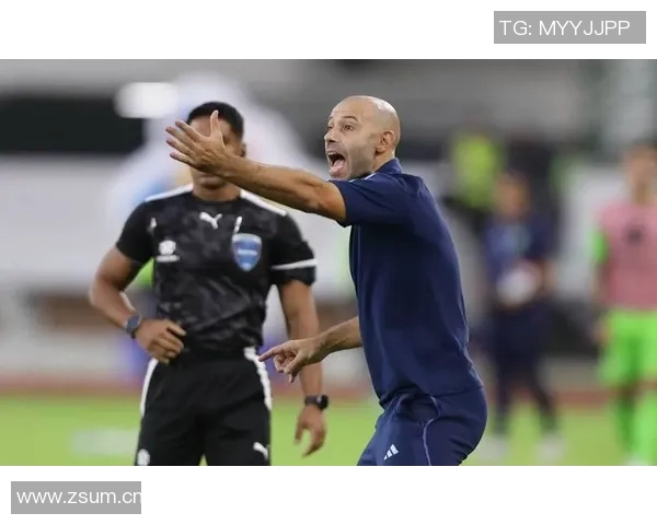 季后赛即将开启贝克汉姆现身迈阿密训练场与马斯切拉诺热烈交流