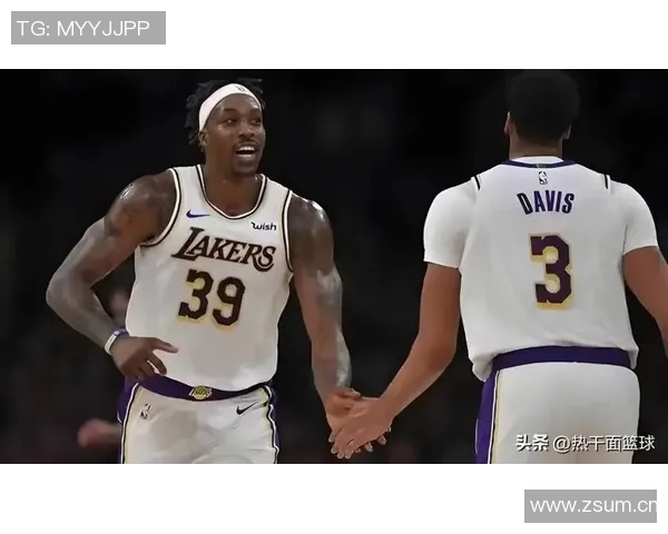 霍华德晒与佩林卡合照及39号球衣照为湖人加油展现归队决心 霍华德晒与佩林卡合照及39号球衣照为湖人加油展现归队决心