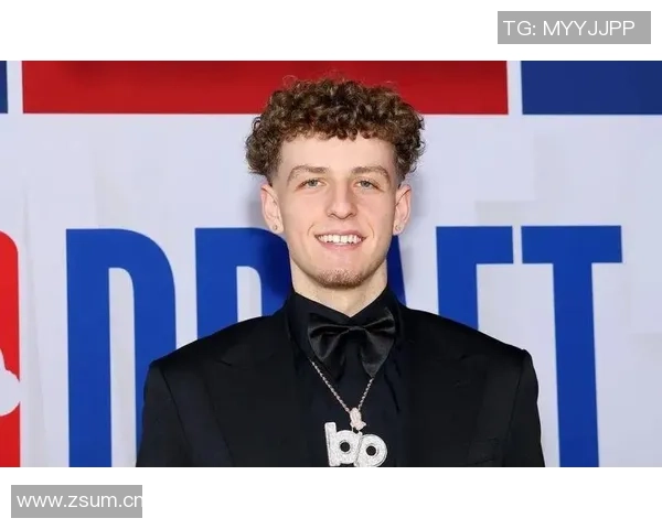 波杰姆斯基从核心到替补的角色转变如何重塑球队进攻体系