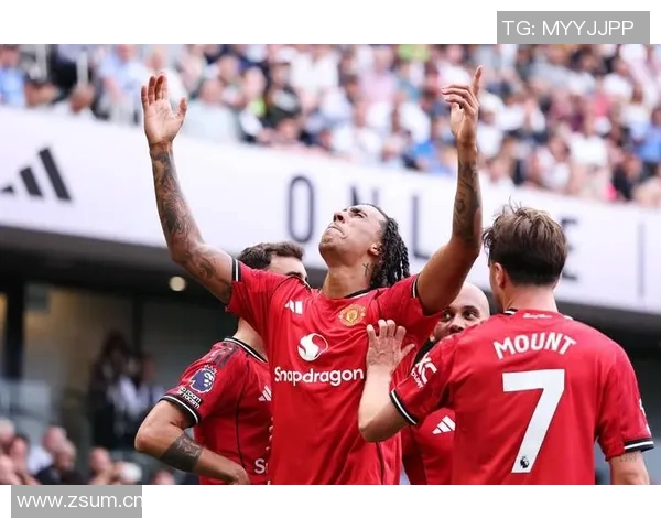 B费休息期间亲临训练基地现场观摩替补球员训练情况