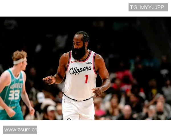 半场战报哈登火力全开贡献20分小卡紧随其后快船领先勇士3分